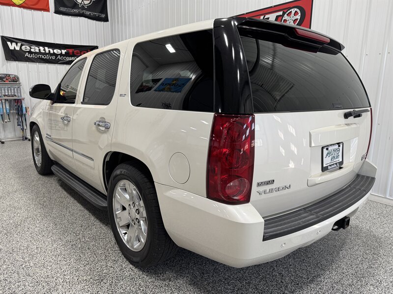 2010 GMC Yukon SLT  RUST FREE TEXAS TRUCK! - Photo 18 - Rochelle, IL 61068