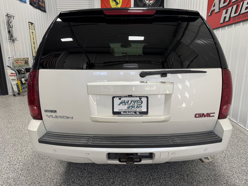 2010 GMC Yukon SLT  RUST FREE TEXAS TRUCK! - Photo 19 - Rochelle, IL 61068