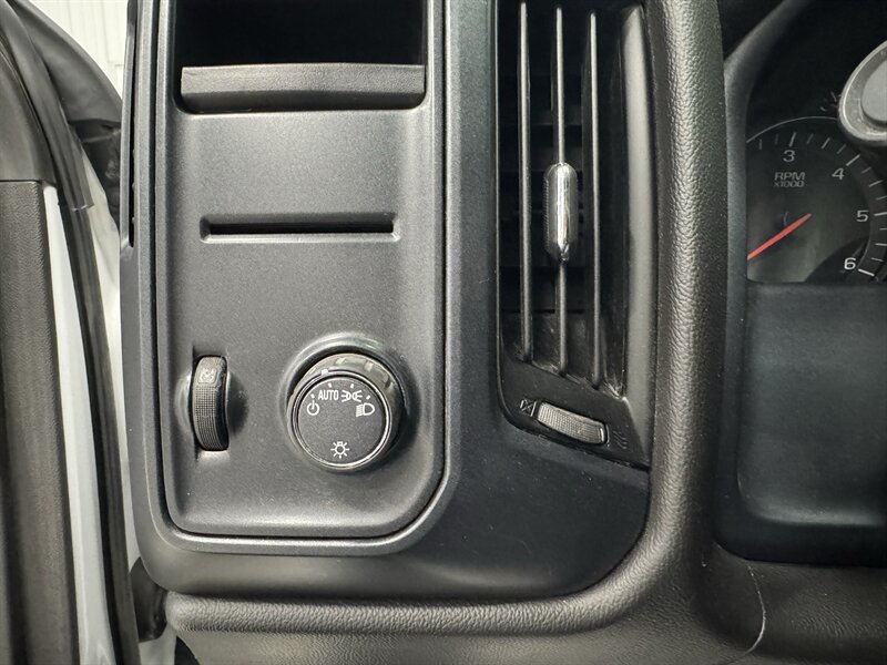 2018 Chevrolet Silverado 1500 Work Truck - Photo 10 - Rochelle, IL 61068