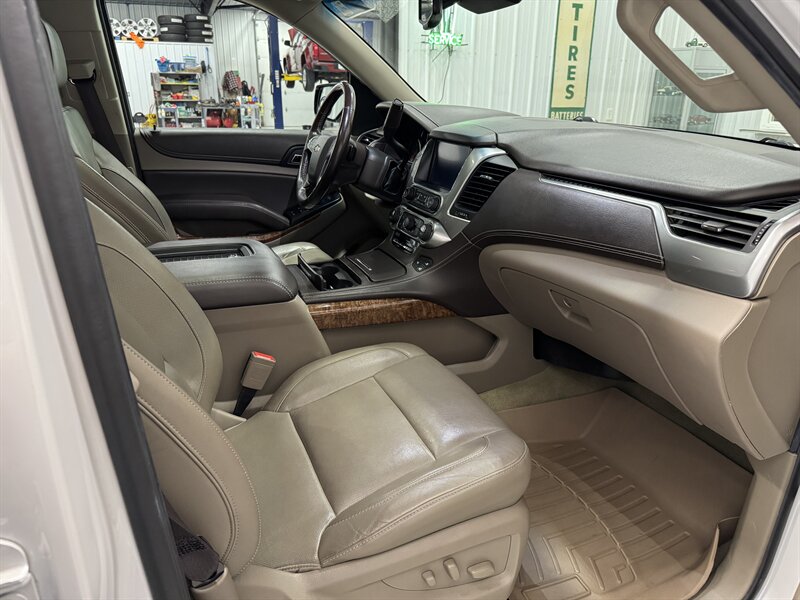 2018 Chevrolet Tahoe Premier   - Photo 13 - Rochelle, IL 61068