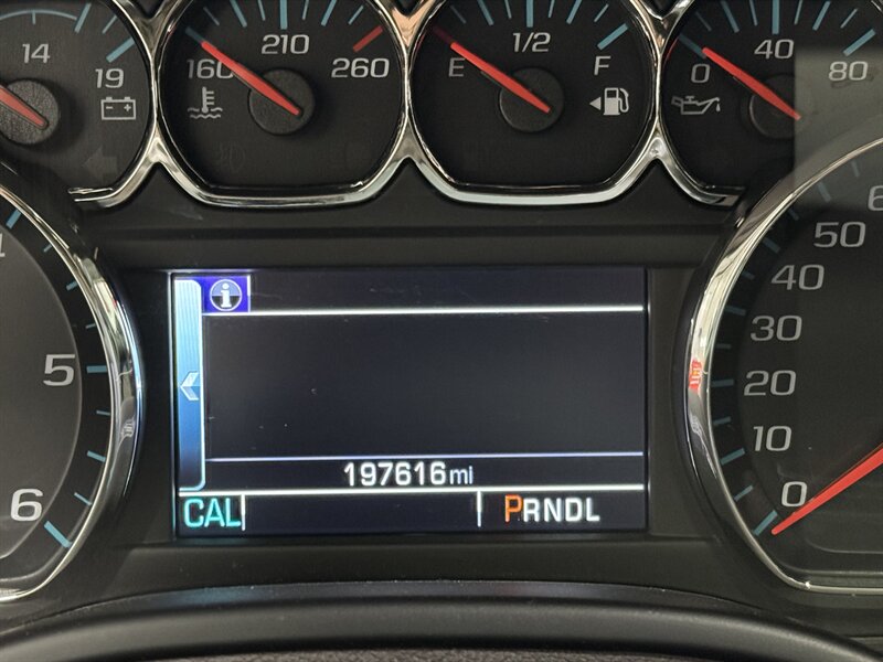 2018 Chevrolet Tahoe Premier   - Photo 5 - Rochelle, IL 61068