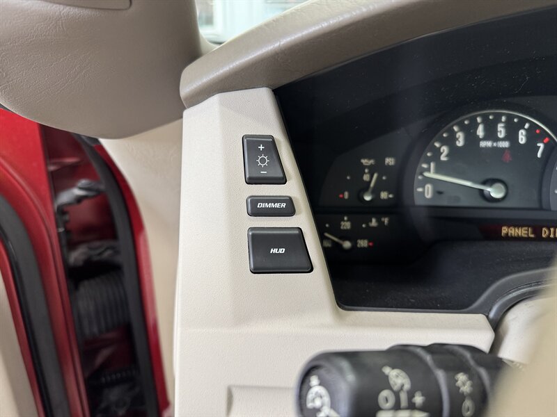 2004 Cadillac XLR   - Photo 12 - Rochelle, IL 61068