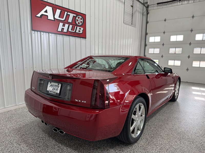 2004 Cadillac XLR   - Photo 16 - Rochelle, IL 61068