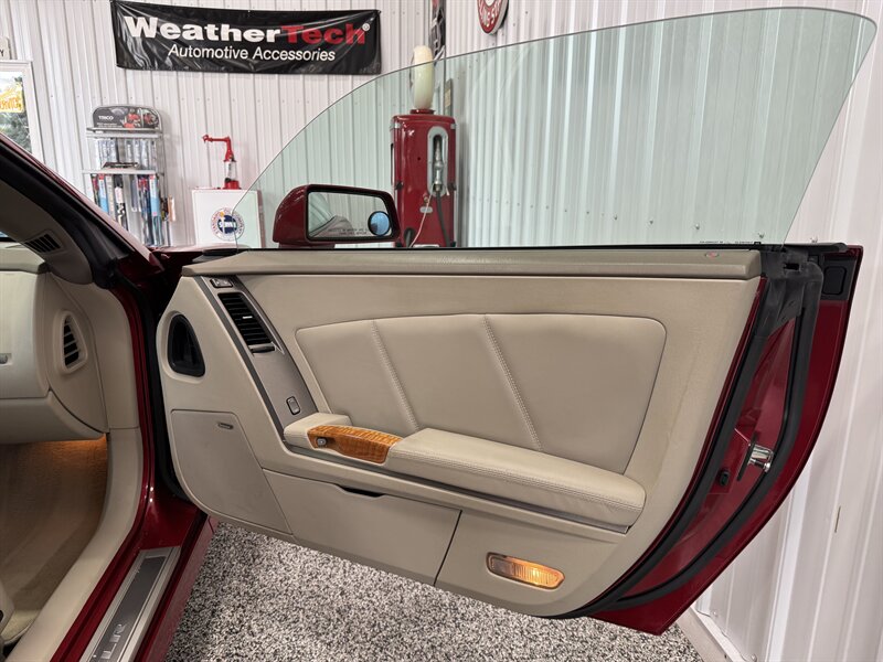 2004 Cadillac XLR   - Photo 20 - Rochelle, IL 61068