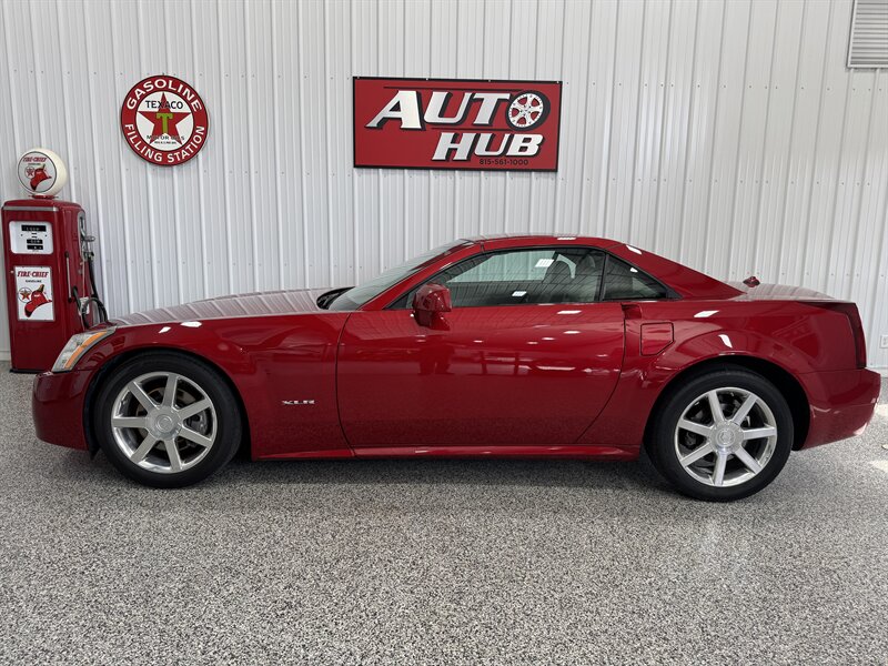 2004 Cadillac XLR   - Photo 1 - Rochelle, IL 61068