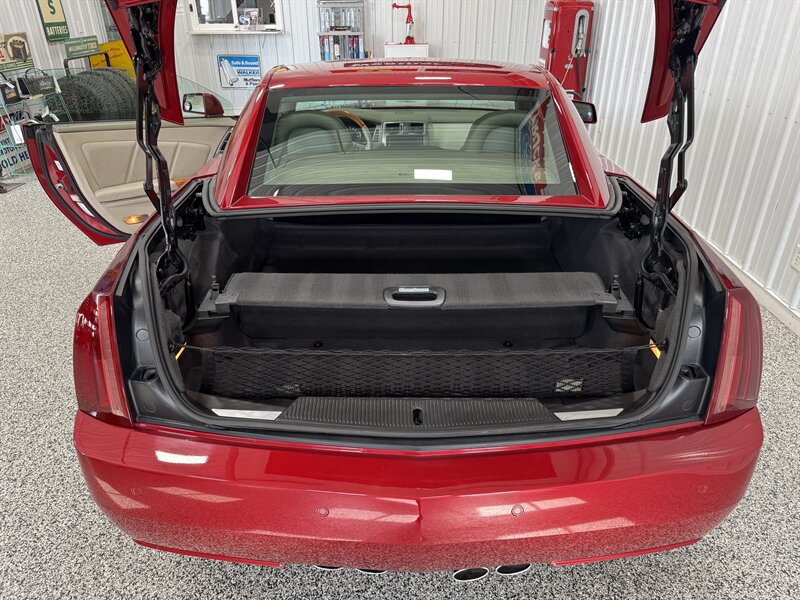 2004 Cadillac XLR   - Photo 15 - Rochelle, IL 61068