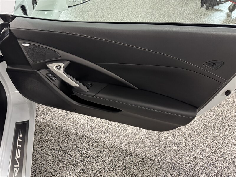 2014 Chevrolet Corvette Stingray   - Photo 12 - Rochelle, IL 61068