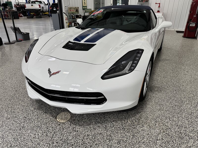2014 Chevrolet Corvette Stingray   - Photo 4 - Rochelle, IL 61068