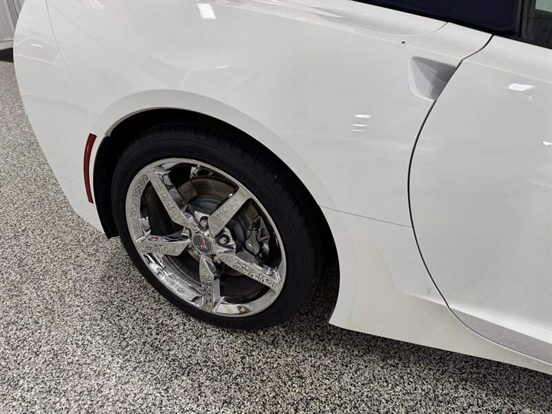 2014 Chevrolet Corvette Stingray   - Photo 9 - Rochelle, IL 61068