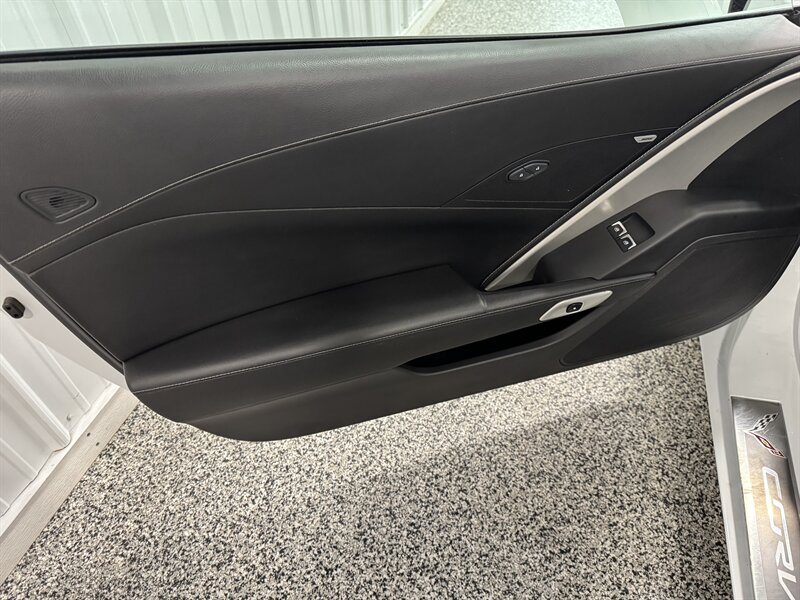 2014 Chevrolet Corvette Stingray   - Photo 17 - Rochelle, IL 61068