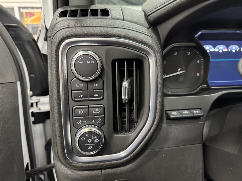 2022 GMC Sierra 2500 Denali Ultimate - Photo 11 - Rochelle, IL 61068