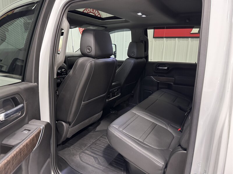 2022 GMC Sierra 2500 Denali Ultimate - Photo 14 - Rochelle, IL 61068