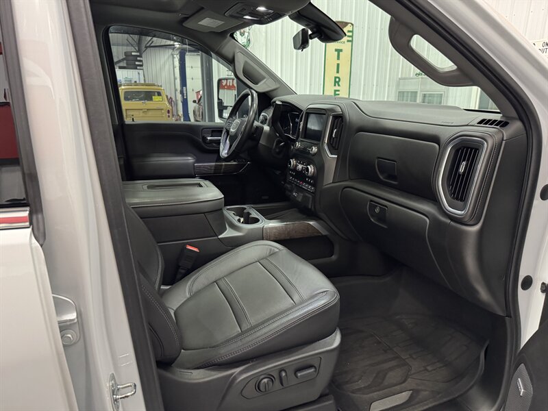 2022 GMC Sierra 2500 Denali Ultimate - Photo 16 - Rochelle, IL 61068