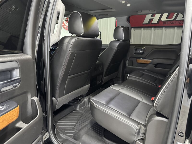 2019 Chevrolet Silverado 2500 High Country   - Photo 15 - Rochelle, IL 61068