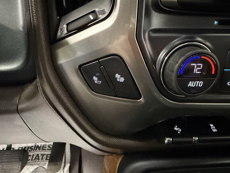 2019 Chevrolet Silverado 2500 LTZ   - Photo 11 - Rochelle, IL 61068