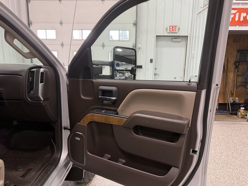 2019 Chevrolet Silverado 2500 LTZ   - Photo 28 - Rochelle, IL 61068