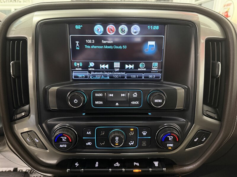 2019 Chevrolet Silverado 2500 LTZ   - Photo 10 - Rochelle, IL 61068