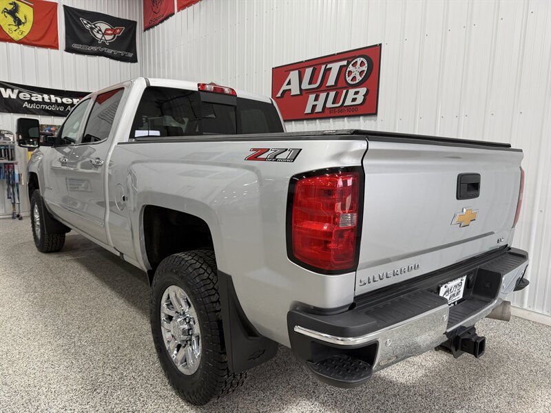 2019 Chevrolet Silverado 2500 LTZ   - Photo 20 - Rochelle, IL 61068