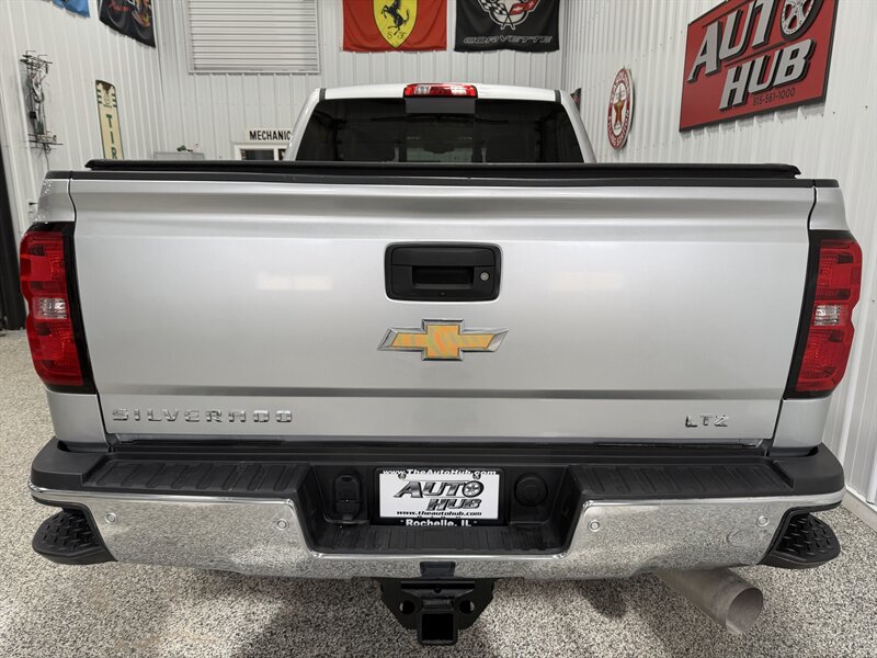 2019 Chevrolet Silverado 2500 LTZ   - Photo 19 - Rochelle, IL 61068