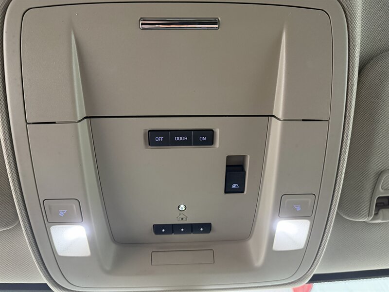 2019 Chevrolet Silverado 2500 LTZ   - Photo 13 - Rochelle, IL 61068