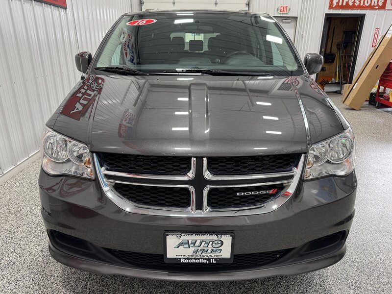 2016 Dodge Grand Caravan SXT - Photo 16 - Rochelle, IL 61068