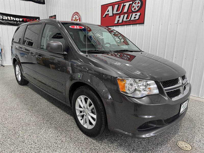 2016 Dodge Grand Caravan SXT - Photo 4 - Rochelle, IL 61068