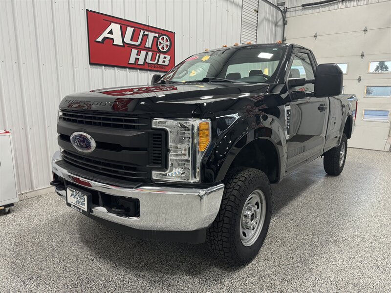 2017 Ford F-250 Super Duty XL   - Photo 1 - Rochelle, IL 61068