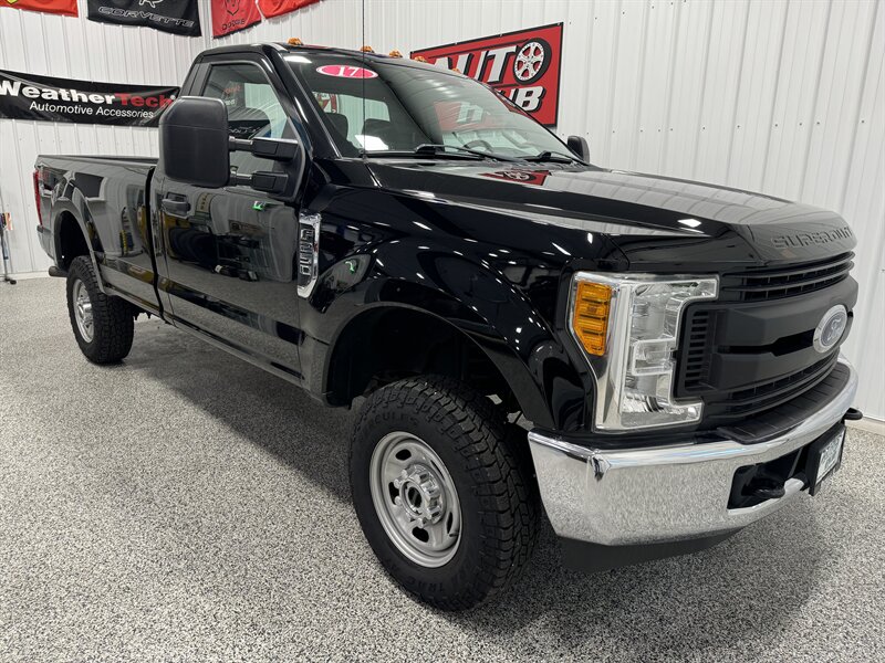 2017 Ford F-250 Super Duty XL   - Photo 7 - Rochelle, IL 61068