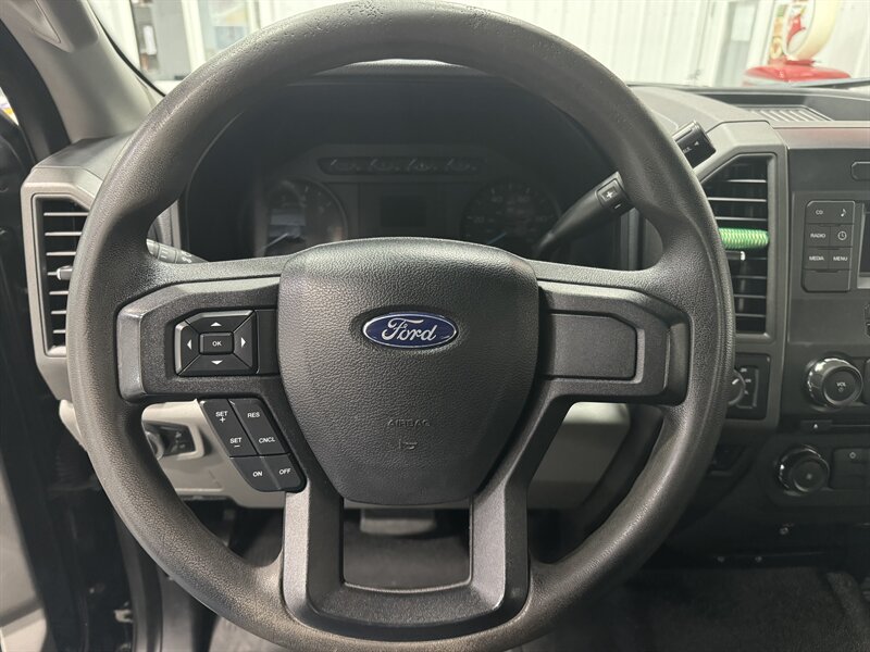 2017 Ford F-250 Super Duty XL   - Photo 11 - Rochelle, IL 61068