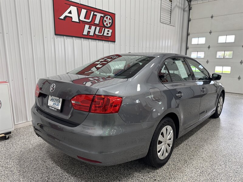 2012 Volkswagen Jetta   - Photo 18 - Rochelle, IL 61068
