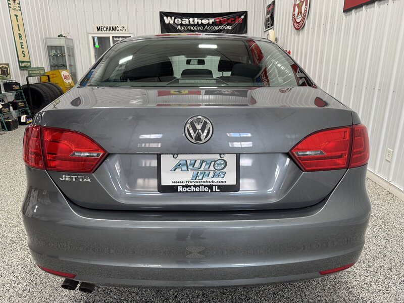 2012 Volkswagen Jetta   - Photo 16 - Rochelle, IL 61068