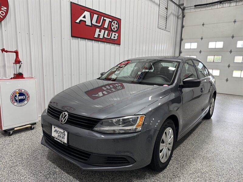 2012 Volkswagen Jetta   - Photo 2 - Rochelle, IL 61068