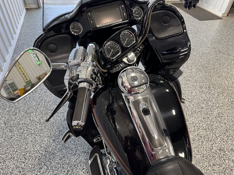 2015 Harley-Davidson Road Glide Ultra Screamin' Eagle Edition - Photo 11 - Rochelle, IL 61068