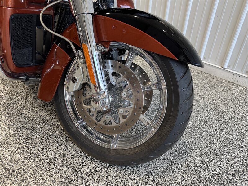 2015 Harley-Davidson Road Glide Ultra Screamin' Eagle Edition - Photo 8 - Rochelle, IL 61068