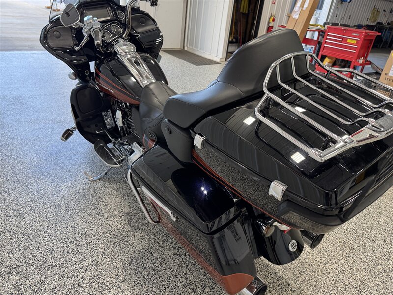 2015 Harley-Davidson Road Glide Ultra Screamin' Eagle Edition - Photo 9 - Rochelle, IL 61068