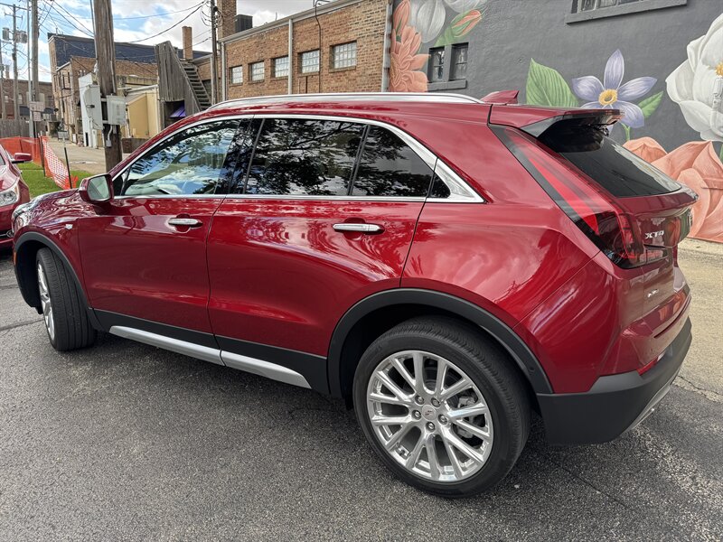 2020 Cadillac XT4 Premium Luxury - Photo 4 - Rochelle, IL 61068