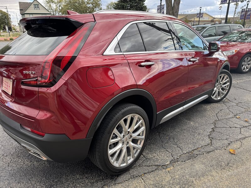 2020 Cadillac XT4 Premium Luxury - Photo 3 - Rochelle, IL 61068