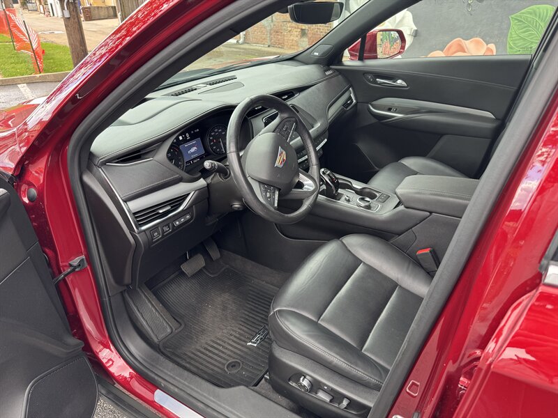 2020 Cadillac XT4 Premium Luxury - Photo 6 - Rochelle, IL 61068