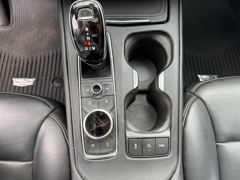 2020 Cadillac XT4 Premium Luxury - Photo 11 - Rochelle, IL 61068