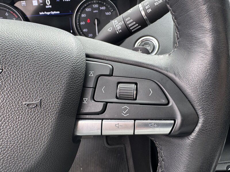 2020 Cadillac XT4 Premium Luxury - Photo 9 - Rochelle, IL 61068