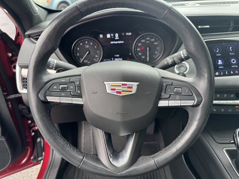 2020 Cadillac XT4 Premium Luxury - Photo 7 - Rochelle, IL 61068