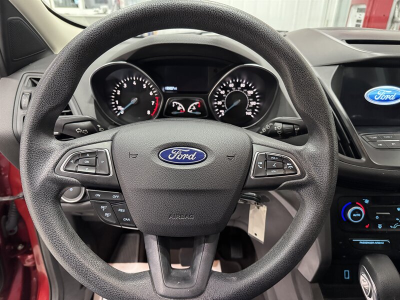 2018 Ford Escape SE   - Photo 12 - Rochelle, IL 61068