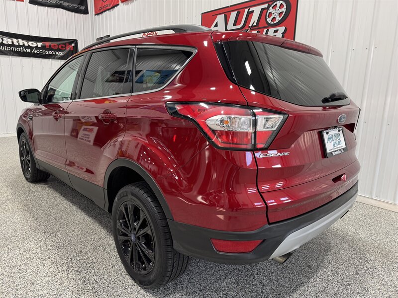 2018 Ford Escape SE   - Photo 3 - Rochelle, IL 61068