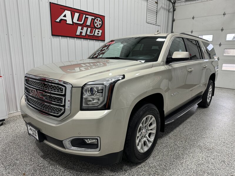 2017 GMC Yukon SLT  XL - Photo 1 - Rochelle, IL 61068