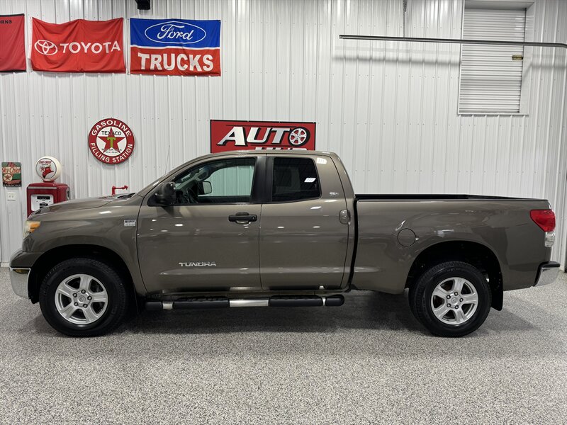 2008 Toyota Tundra SR5   - Photo 2 - Rochelle, IL 61068