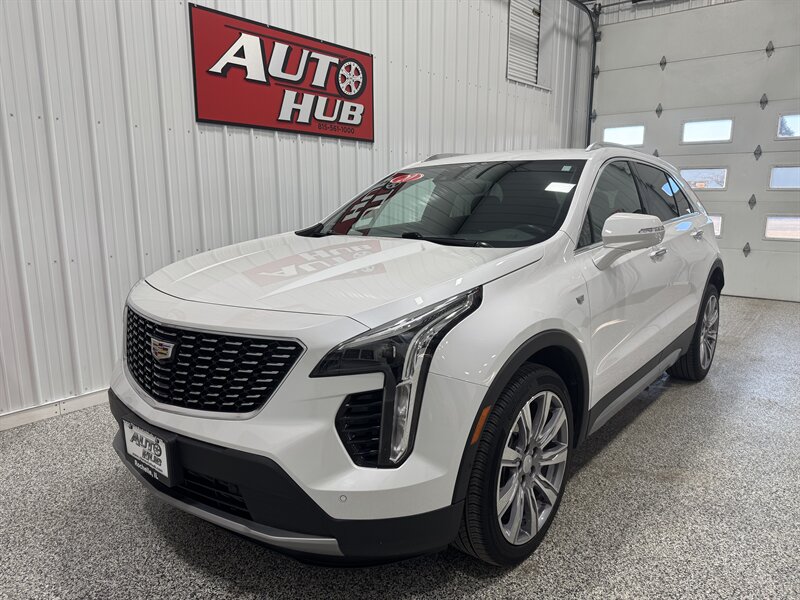 2020 Cadillac XT4 Premium Luxury   - Photo 1 - Rochelle, IL 61068