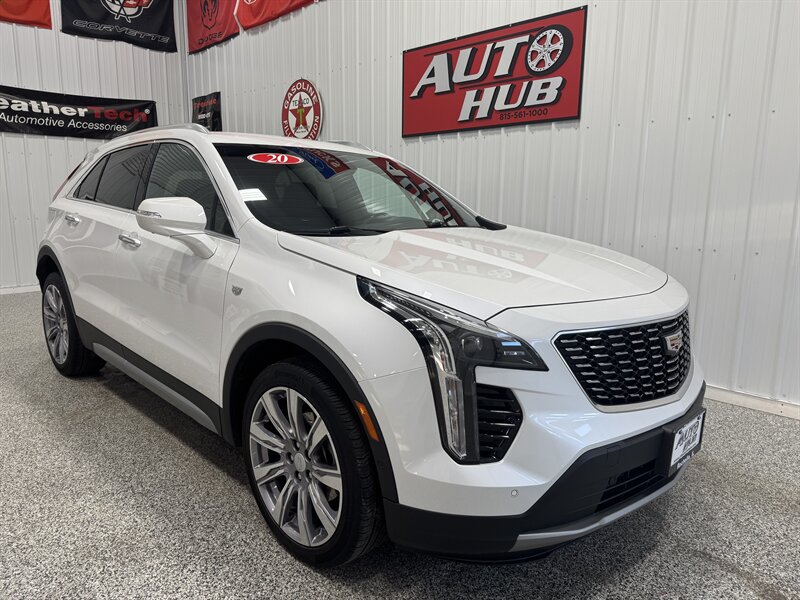 2020 Cadillac XT4 Premium Luxury   - Photo 4 - Rochelle, IL 61068