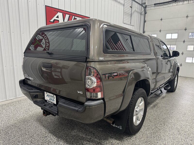 2014 Toyota Tacoma V6   - Photo 18 - Rochelle, IL 61068