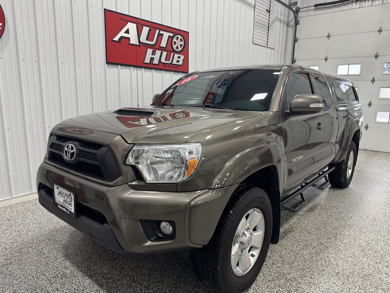 2014 Toyota Tacoma V6   - Photo 3 - Rochelle, IL 61068