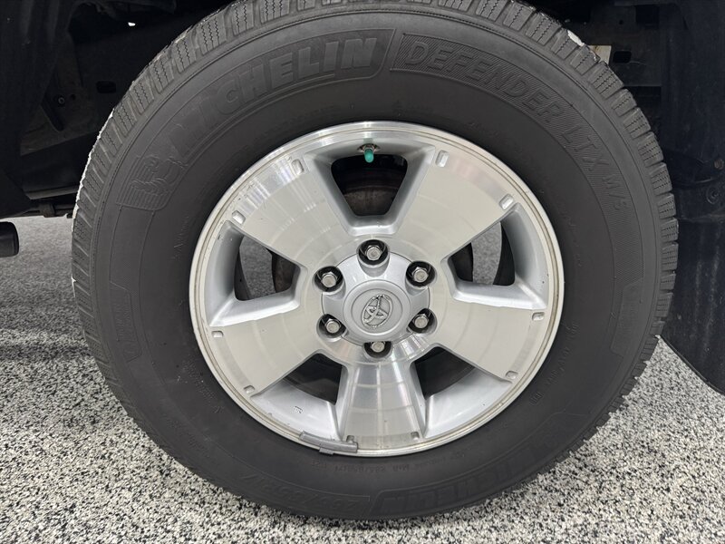 2014 Toyota Tacoma V6   - Photo 24 - Rochelle, IL 61068